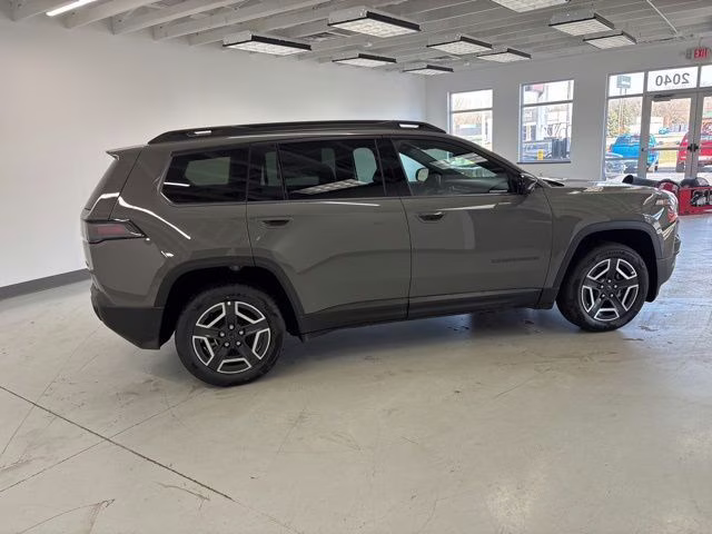 2026 Sting-Gray Clearcoat Jeep Cherokee Laredo 4X4 SUV