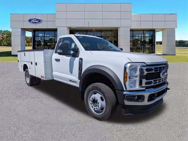 2026 Oxford White Ford Super Duty F-550 DRW XL 4X4 Truck