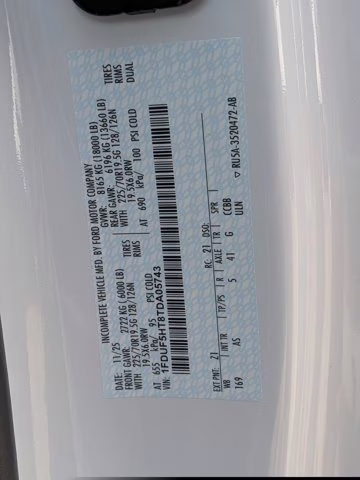 2026 Oxford White Ford Super Duty F-550 DRW XL 4X4 Truck