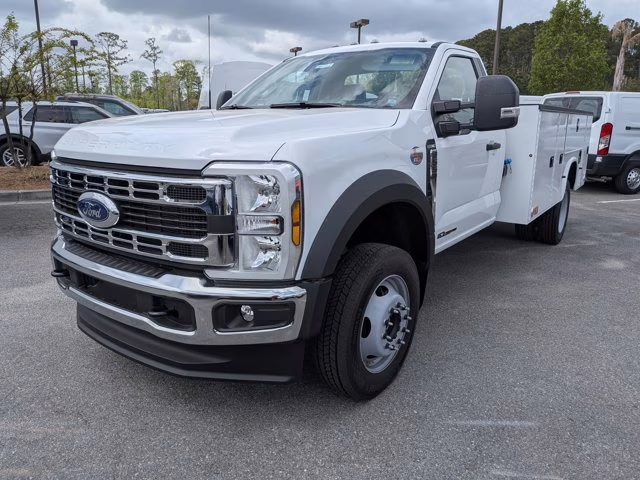 2026 Oxford White Ford Super Duty F-550 DRW XL 4X4 Truck