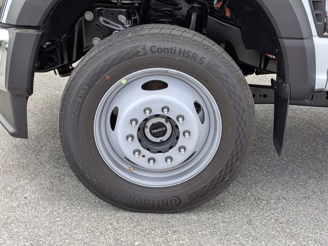 2026 Oxford White Ford Super Duty F-550 DRW XL 4X4 Truck