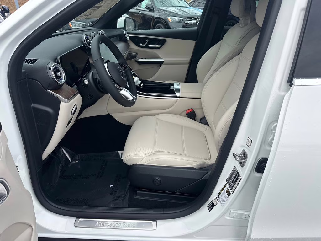 2026 Polar White Mercedes-Benz GLC GLC 350e AWD SUV