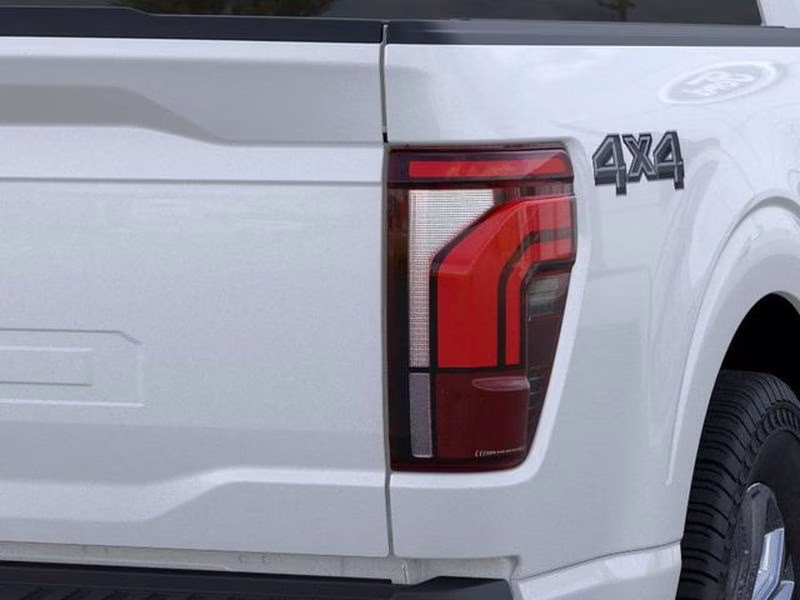2026 Star White Metallic Tri-Coat Ford F-150 LARIAT 4X4 Truck