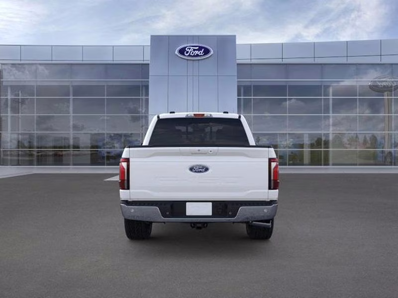 2026 Star White Metallic Tri-Coat Ford F-150 LARIAT 4X4 Truck