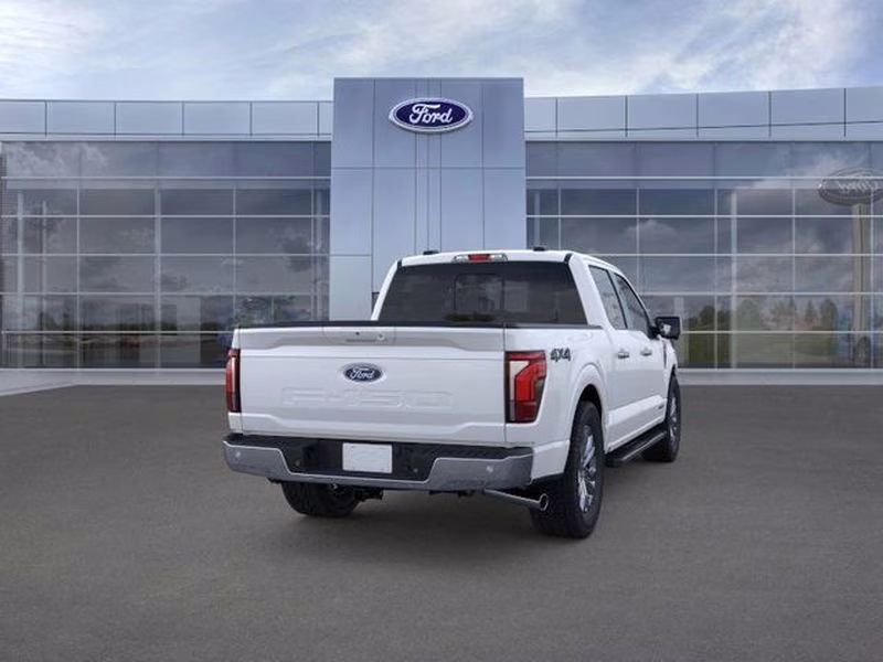 2026 Star White Metallic Tri-Coat Ford F-150 LARIAT 4X4 Truck