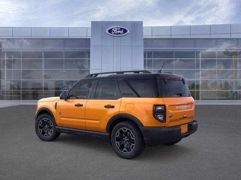 2026 Orange Fury Metallic Tri-Coat Ford Bronco Sport Outer Banks 4X4 SUV