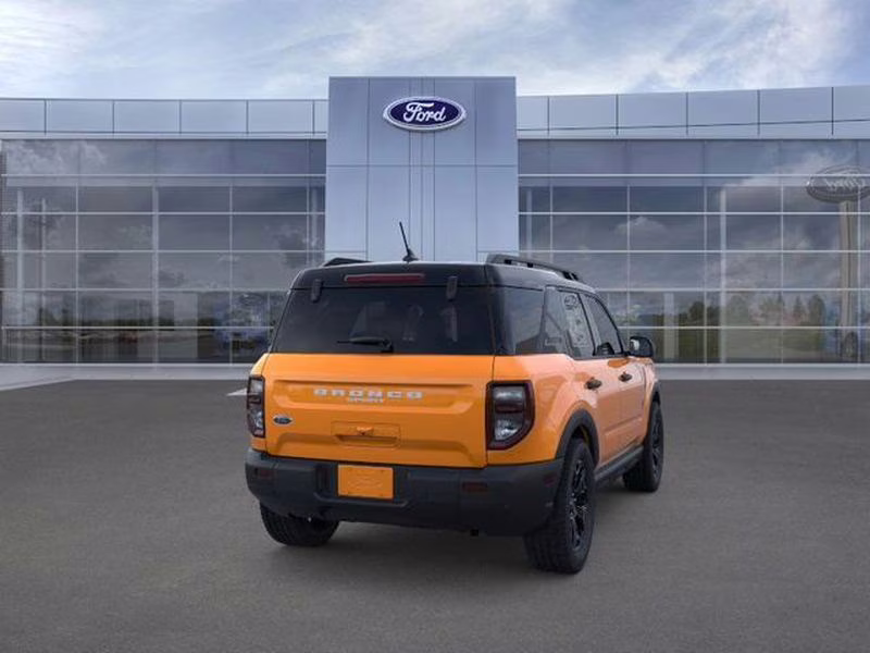 2026 Orange Fury Metallic Tri-Coat Ford Bronco Sport Outer Banks 4X4 SUV