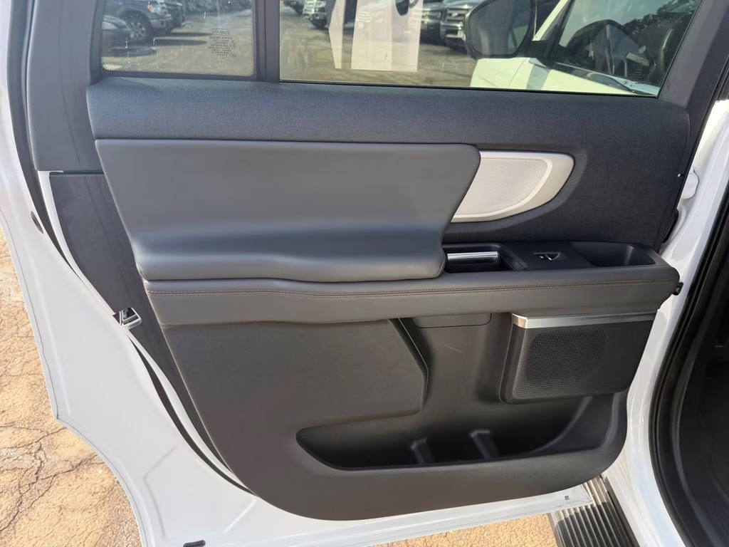 2025 Oxford White Ford Expedition Max Active 4X4 SUV