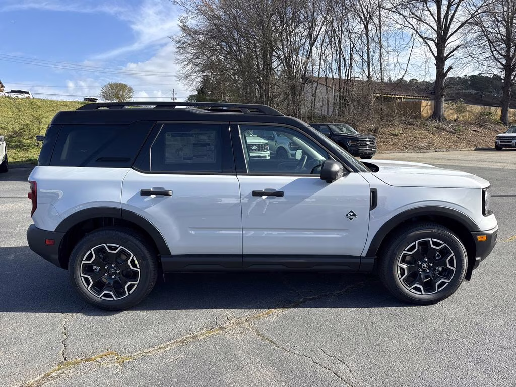 2026 Space White Metallic Ford Bronco Sport Outer Banks 4X4 SUV