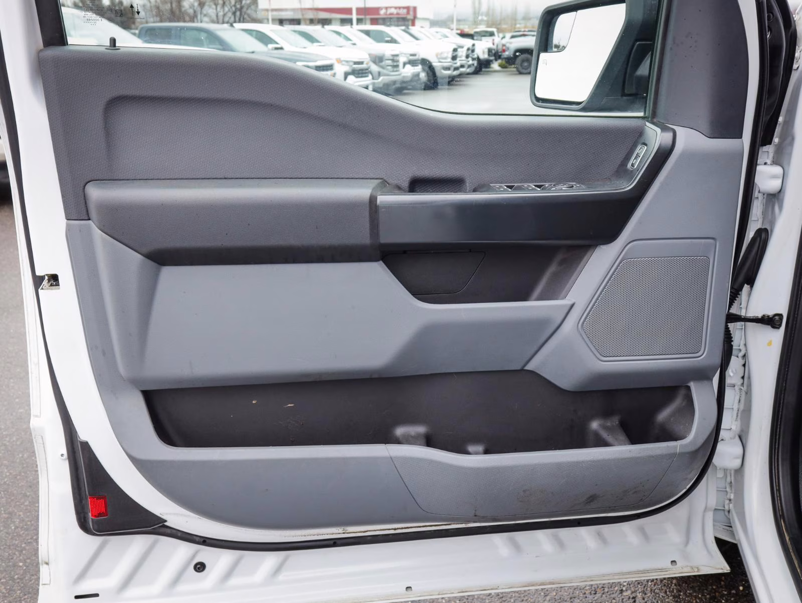 2022 Oxford White Ford F-150 XL 4X4 Truck