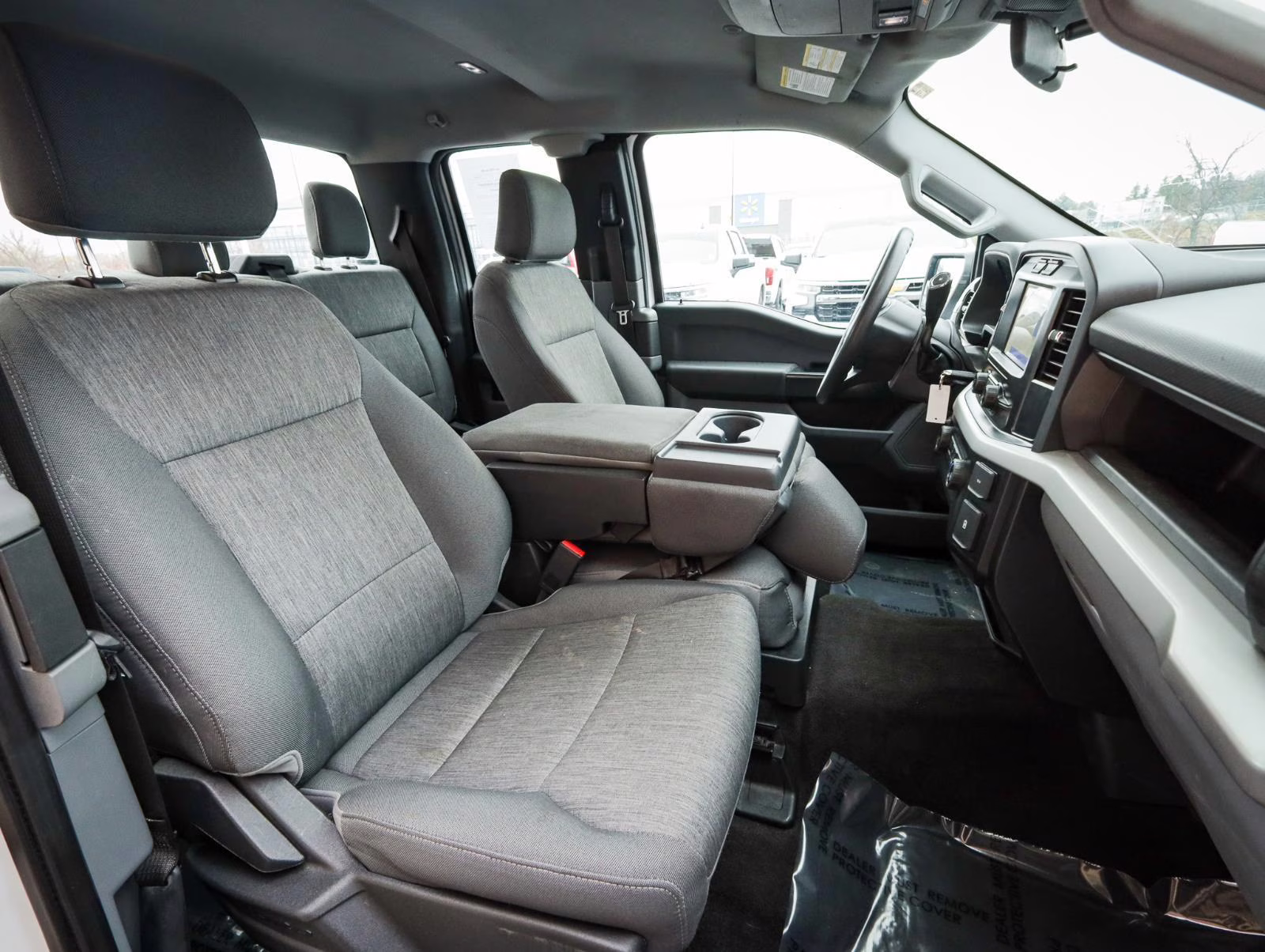 2022 Oxford White Ford F-150 XL 4X4 Truck