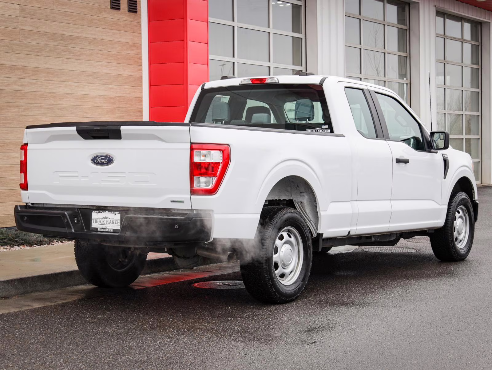 2022 Oxford White Ford F-150 XL 4X4 Truck