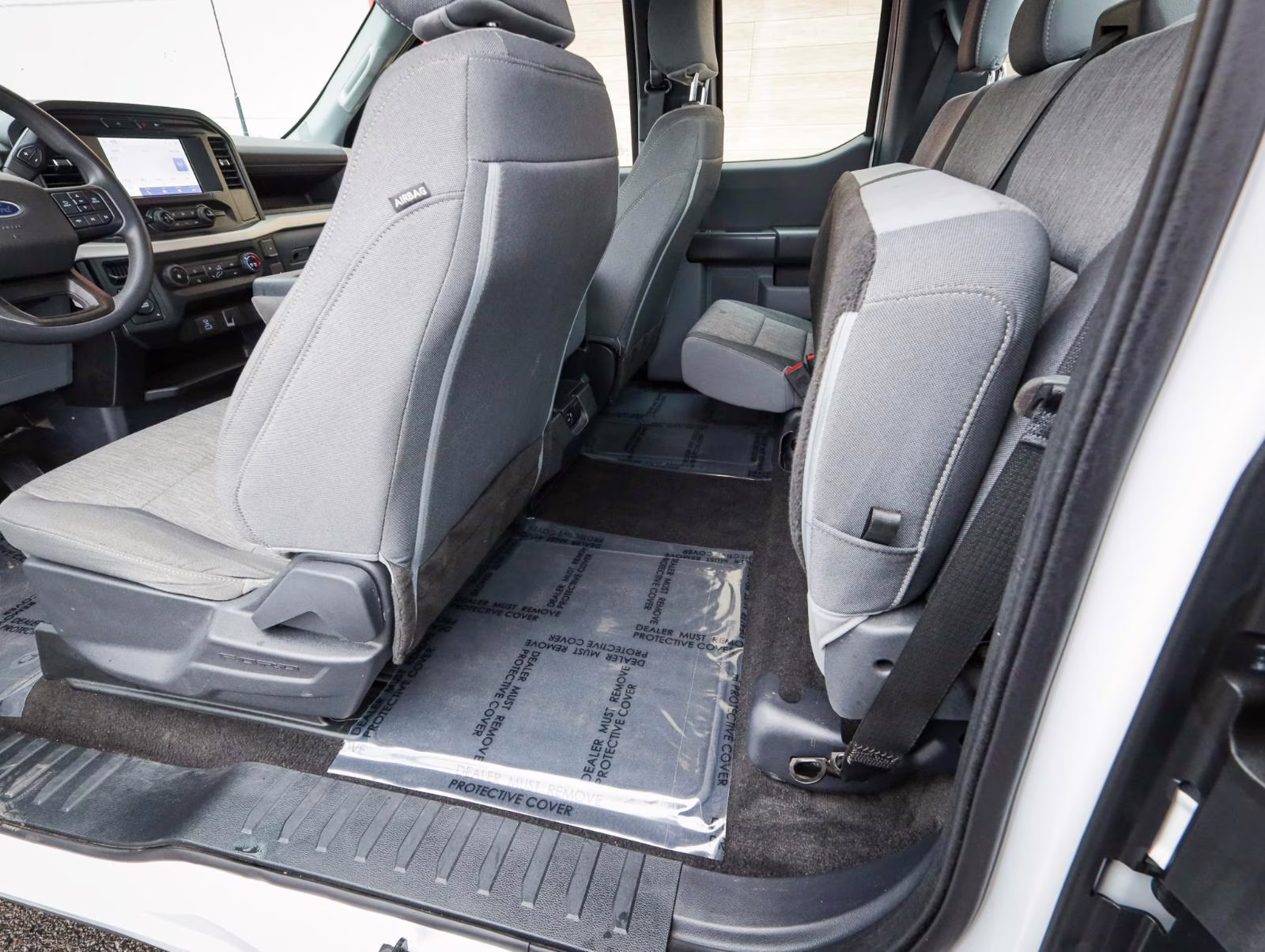 2022 Oxford White Ford F-150 XL 4X4 Truck