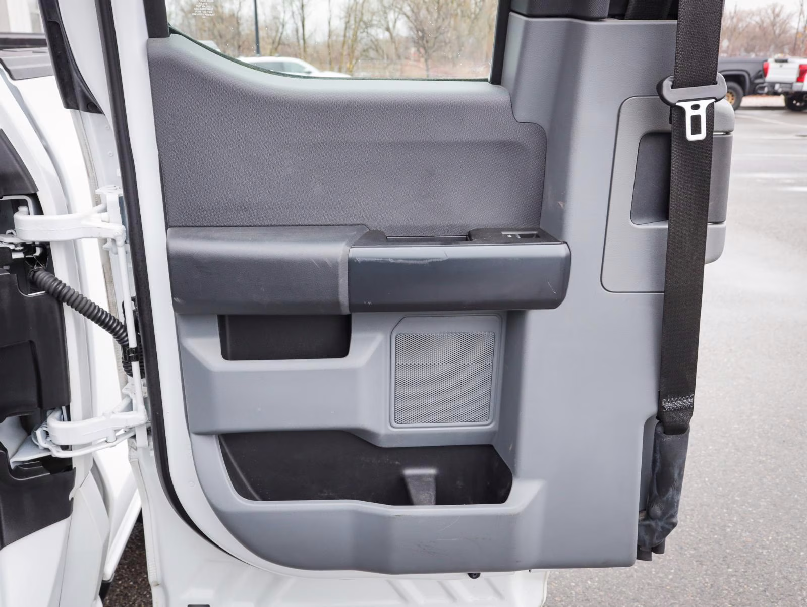 2022 Oxford White Ford F-150 XL 4X4 Truck