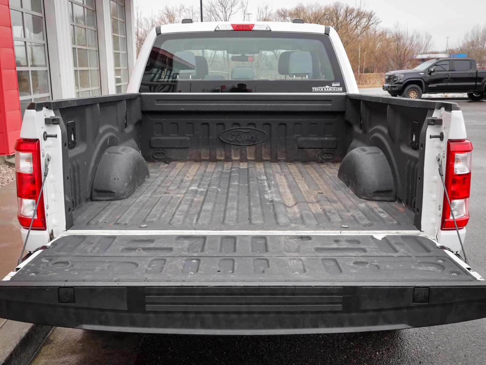 2022 Oxford White Ford F-150 XL 4X4 Truck