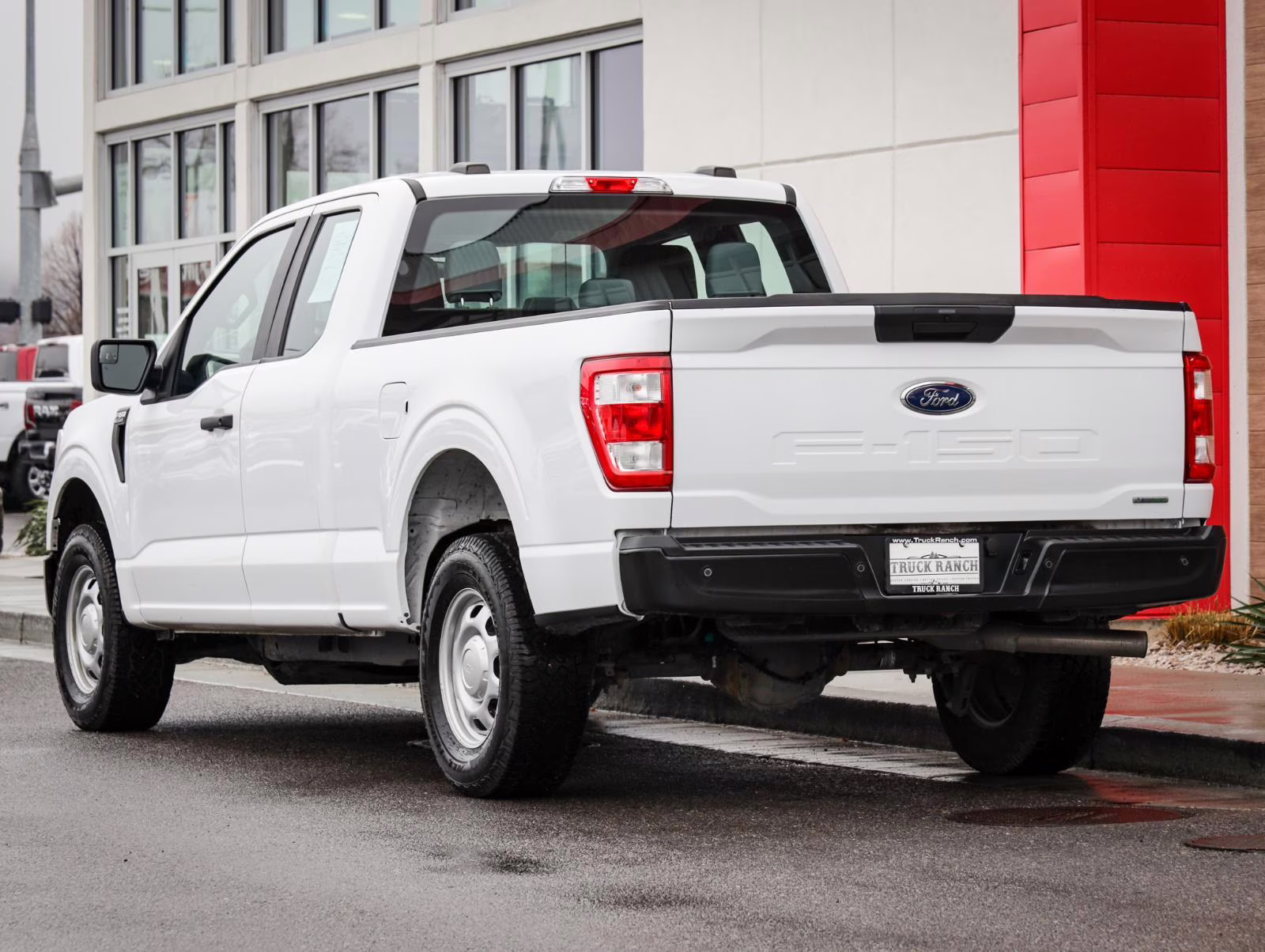 2022 Oxford White Ford F-150 XL 4X4 Truck