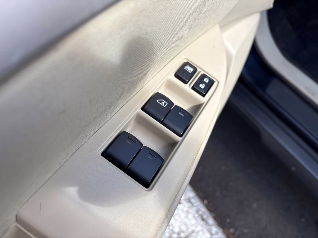 2012 Deep Indigo Pearl Subaru Outback 2.5i Premium AWD Crossover