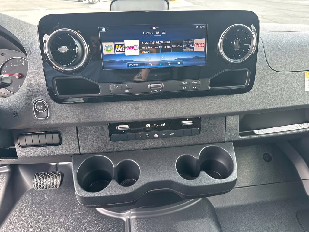 2026 Arctic Mercedes-Benz Sprinter 2500 Cargo 170 WB RWD Van