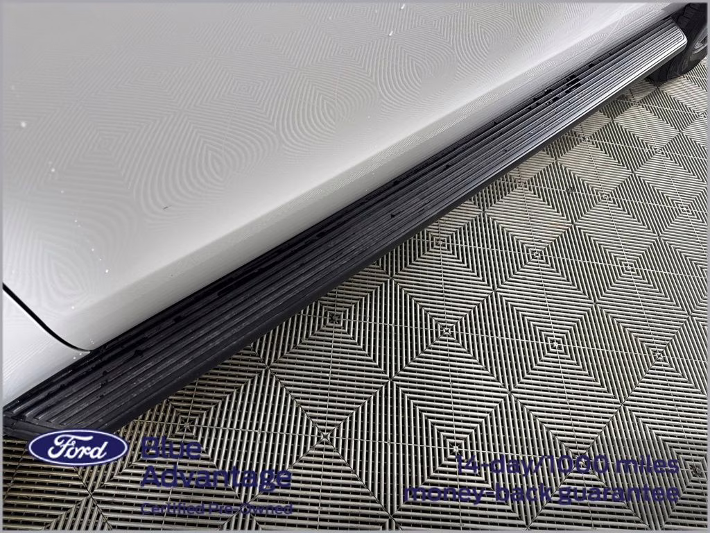 2025 Oxford White Ford Expedition Active RWD SUV