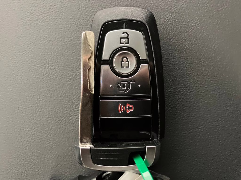 2026 Agate Black Metallic Ford Explorer Active RWD SUV