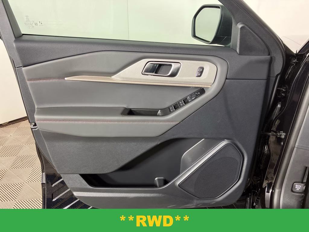 2026 Agate Black Metallic Ford Explorer Active RWD SUV