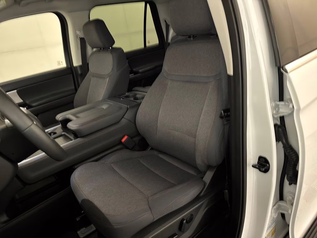 2025 Oxford White Ford Expedition Active RWD SUV