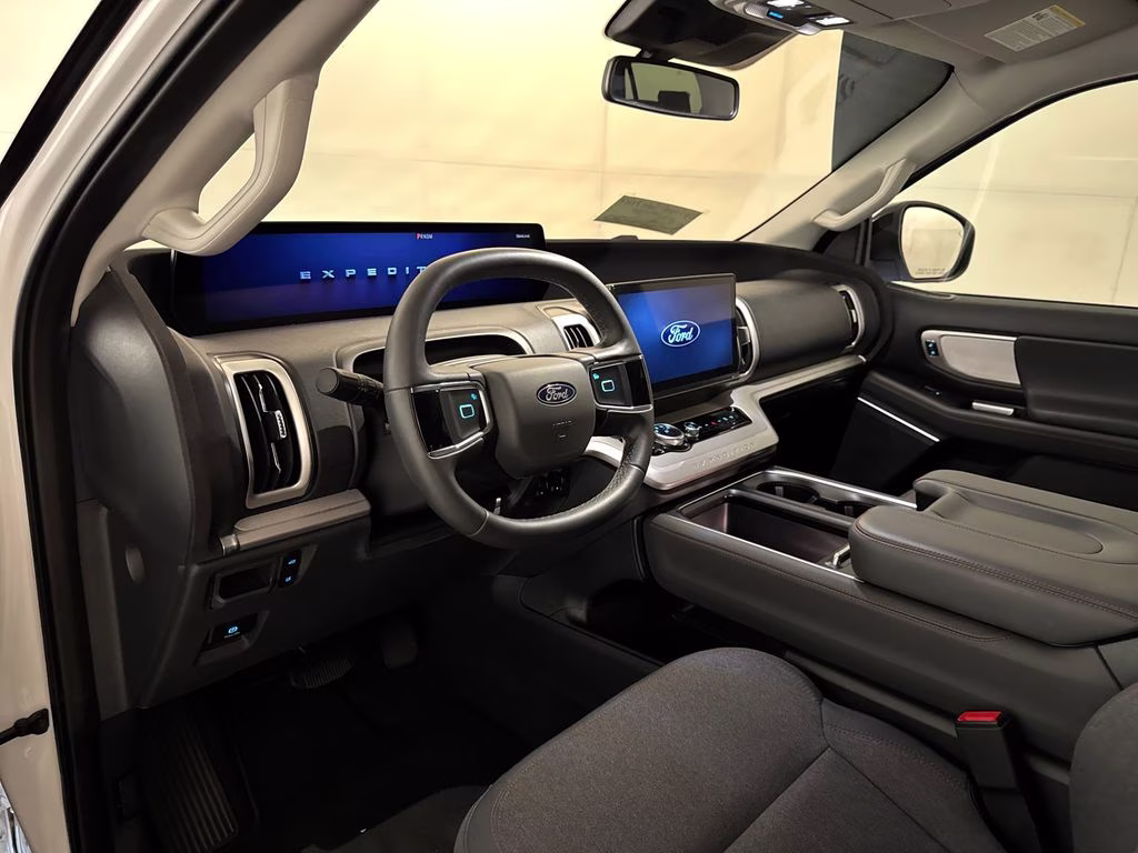 2025 Oxford White Ford Expedition Active RWD SUV