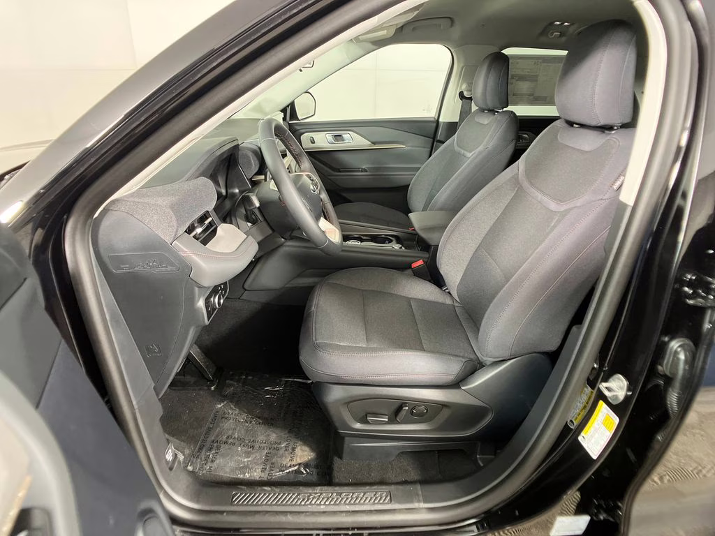 2026 Agate Black Metallic Ford Explorer Active RWD SUV