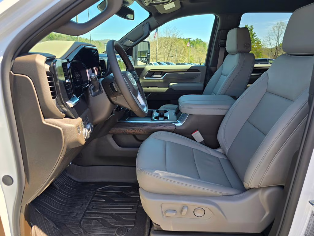 2026 Summit White GMC Sierra 3500HD SLT 4X4 Truck