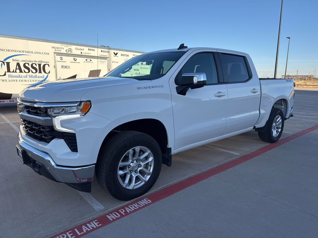 2025 Summit White Chevrolet Silverado 1500 LT 4X4 Truck