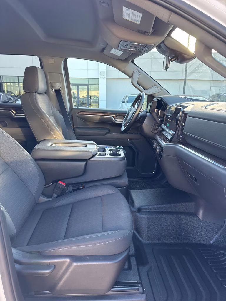 2025 Summit White Chevrolet Silverado 1500 LT 4X4 Truck