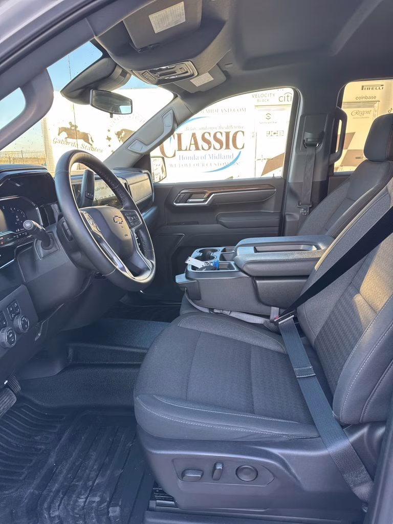 2025 Summit White Chevrolet Silverado 1500 LT 4X4 Truck