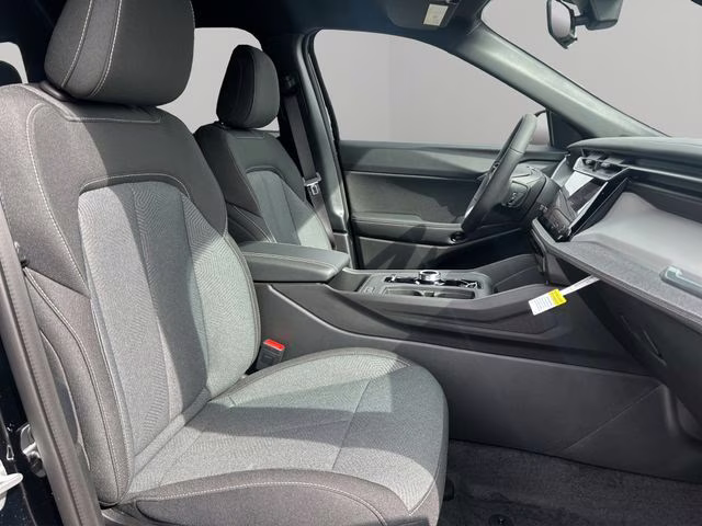 2026 Diamond Black Crystal Pearlcoat Jeep Cherokee Laredo 4X4 SUV