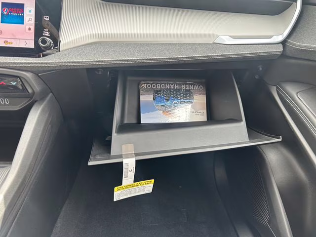 2026 Diamond Black Crystal Pearlcoat Jeep Cherokee Laredo 4X4 SUV