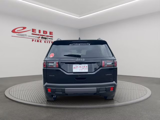 2026 Diamond Black Crystal Pearlcoat Jeep Cherokee Laredo 4X4 SUV