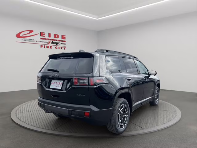 2026 Diamond Black Crystal Pearlcoat Jeep Cherokee Laredo 4X4 SUV