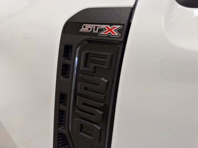 2026 Oxford White Ford Super Duty F-250 SRW XL 4X4 Truck