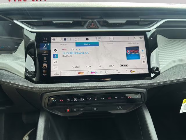 2026 Diamond Black Crystal Pearlcoat Jeep Cherokee Laredo 4X4 SUV