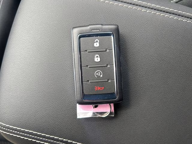 2026 Diamond Black Crystal Pearlcoat Jeep Cherokee Laredo 4X4 SUV