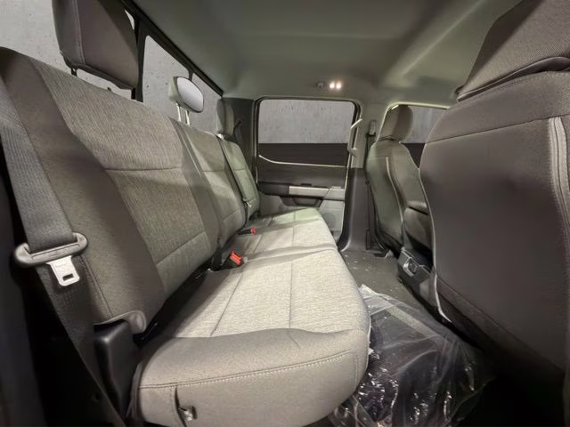 2026 Oxford White Ford Super Duty F-250 SRW XL 4X4 Truck