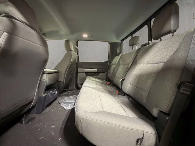 2026 Oxford White Ford Super Duty F-250 SRW XL 4X4 Truck