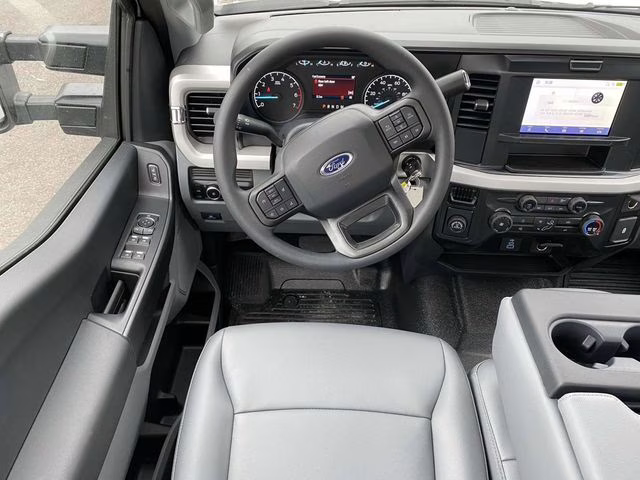 2026 Oxford White Ford Super Duty F-250 SRW XL RWD Truck