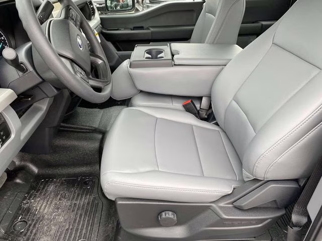 2026 Oxford White Ford Super Duty F-250 SRW XL RWD Truck