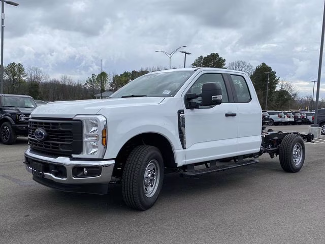 2026 Oxford White Ford Super Duty F-250 SRW XL RWD Truck