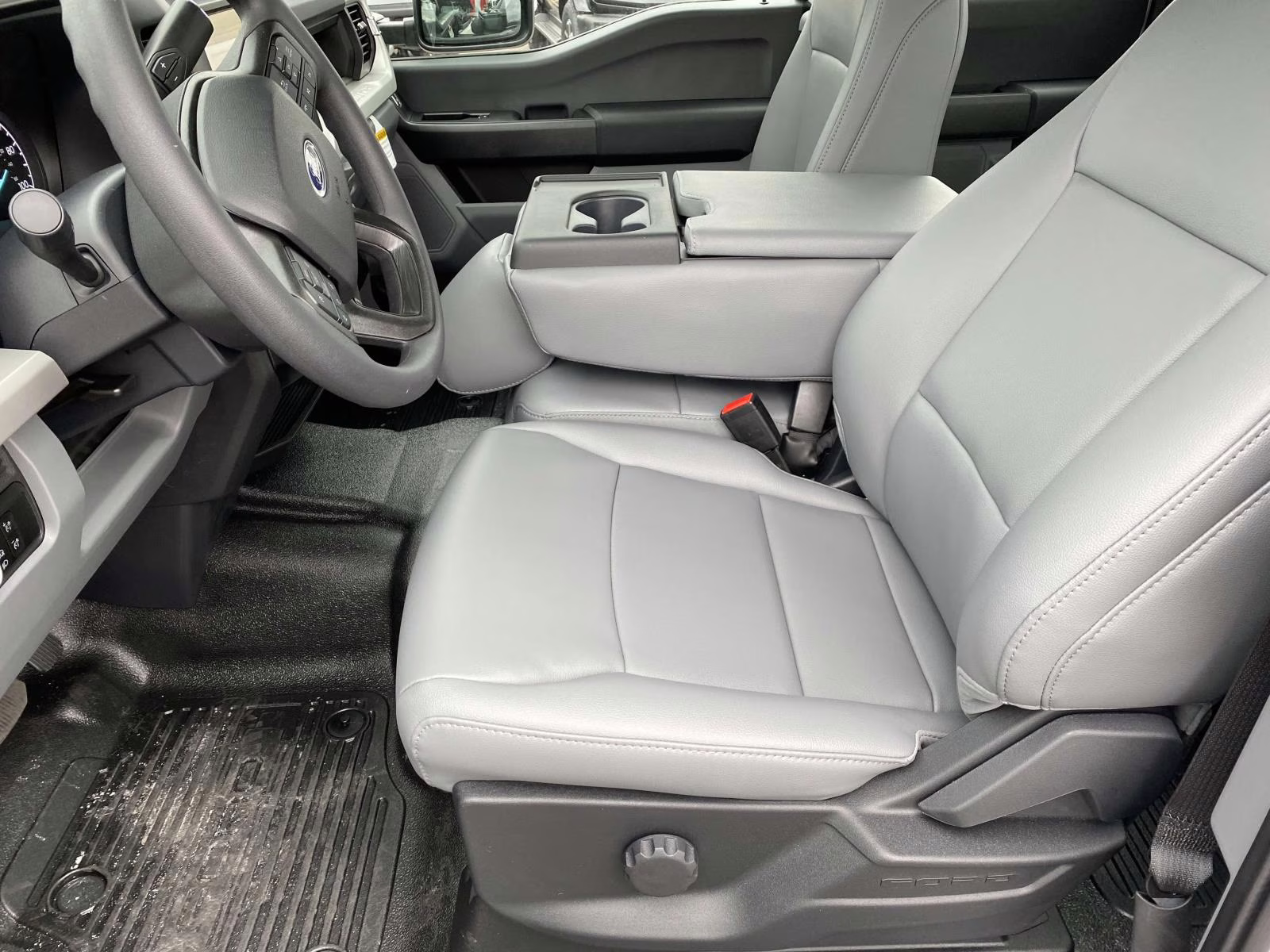 2026 Oxford White Ford Super Duty F-250 SRW XL RWD Truck