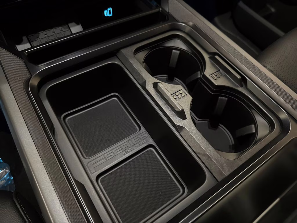 2026 Avalanche Ford Super Duty F-350 SRW Lariat 4X4 Truck