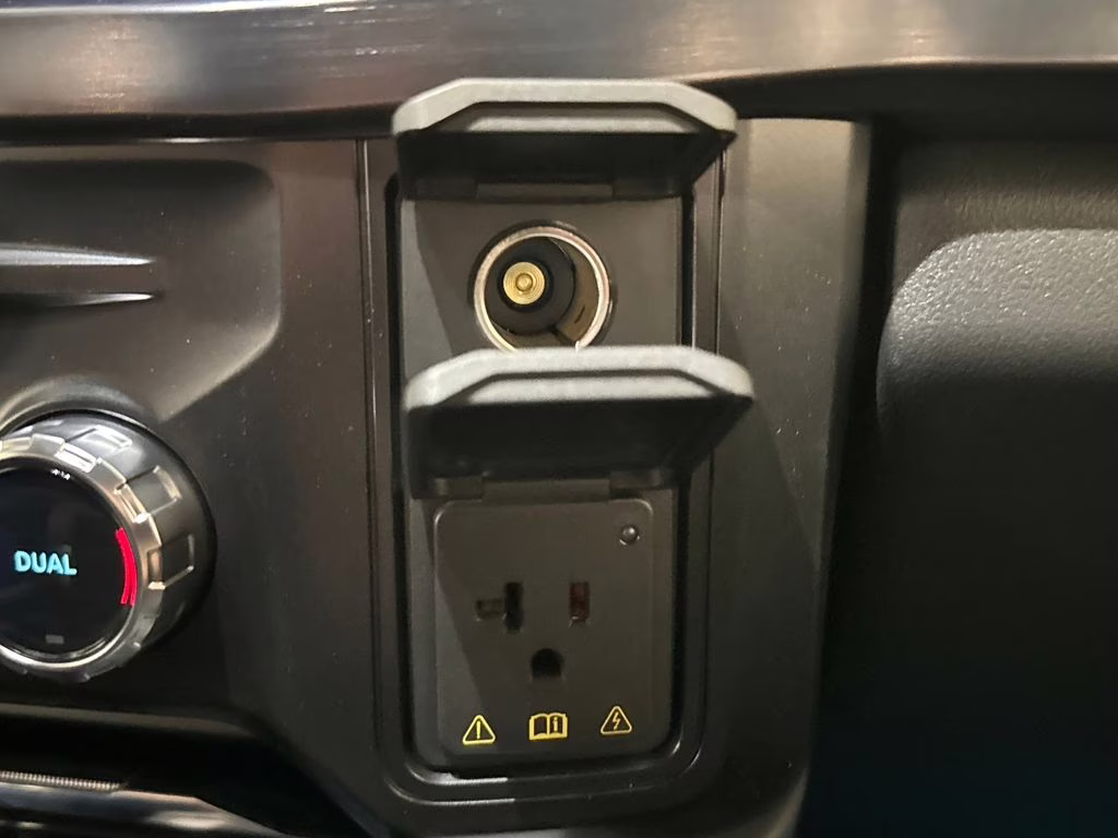 2026 Avalanche Ford Super Duty F-350 SRW Lariat 4X4 Truck