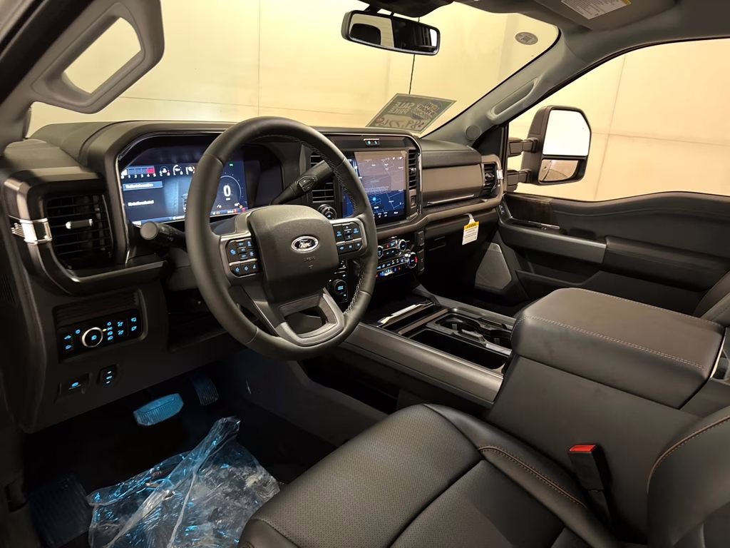 2026 Avalanche Ford Super Duty F-350 SRW Lariat 4X4 Truck