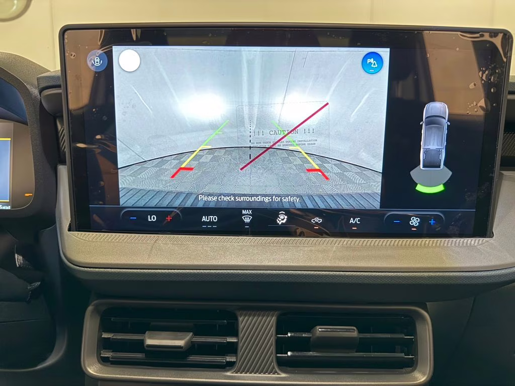 2026 Oxford White Ford Maverick XL AWD Truck