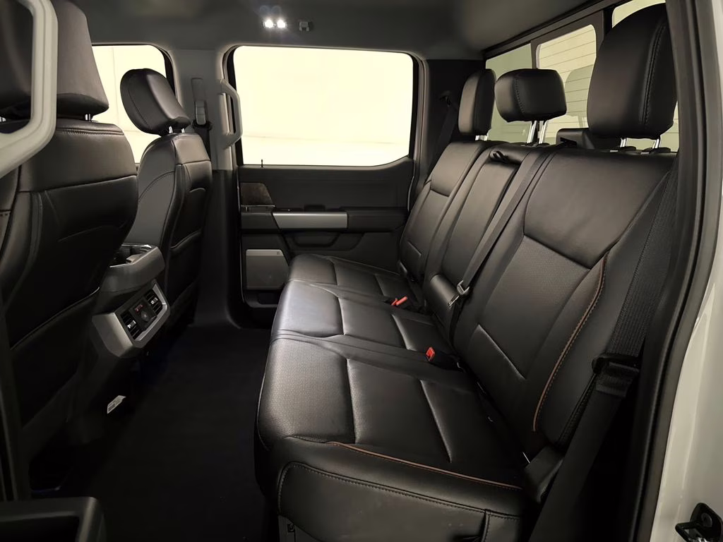 2026 Avalanche Ford Super Duty F-350 SRW Lariat 4X4 Truck